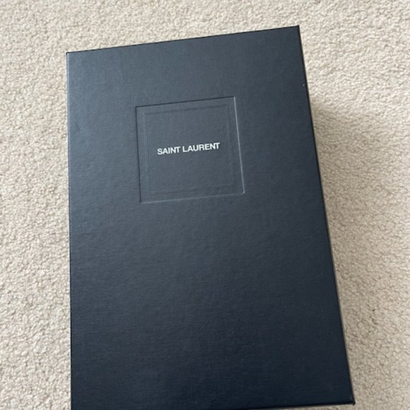 SAINT LAURENT Patent-Leather Slingback Pumps - Picture 3 of 6